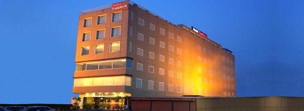 Tulip Inn Zirakpur Extérieur photo