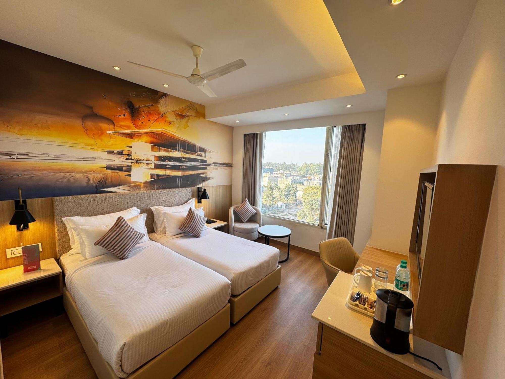 Tulip Inn Zirakpur Extérieur photo