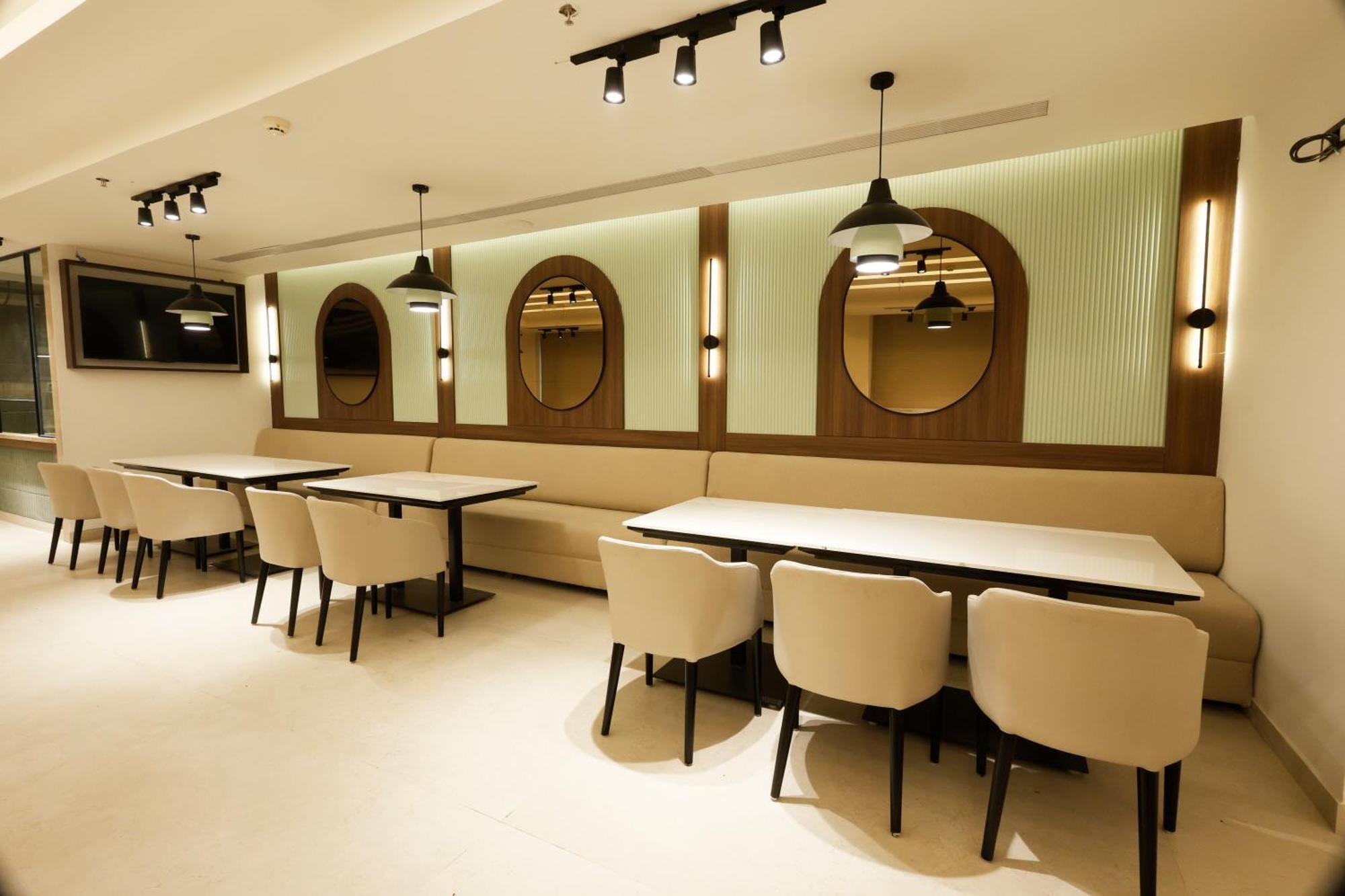 Tulip Inn Zirakpur Extérieur photo
