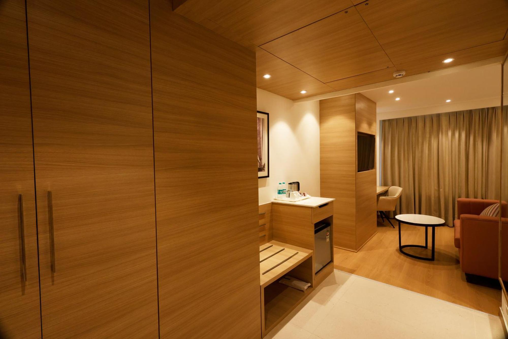 Tulip Inn Zirakpur Extérieur photo