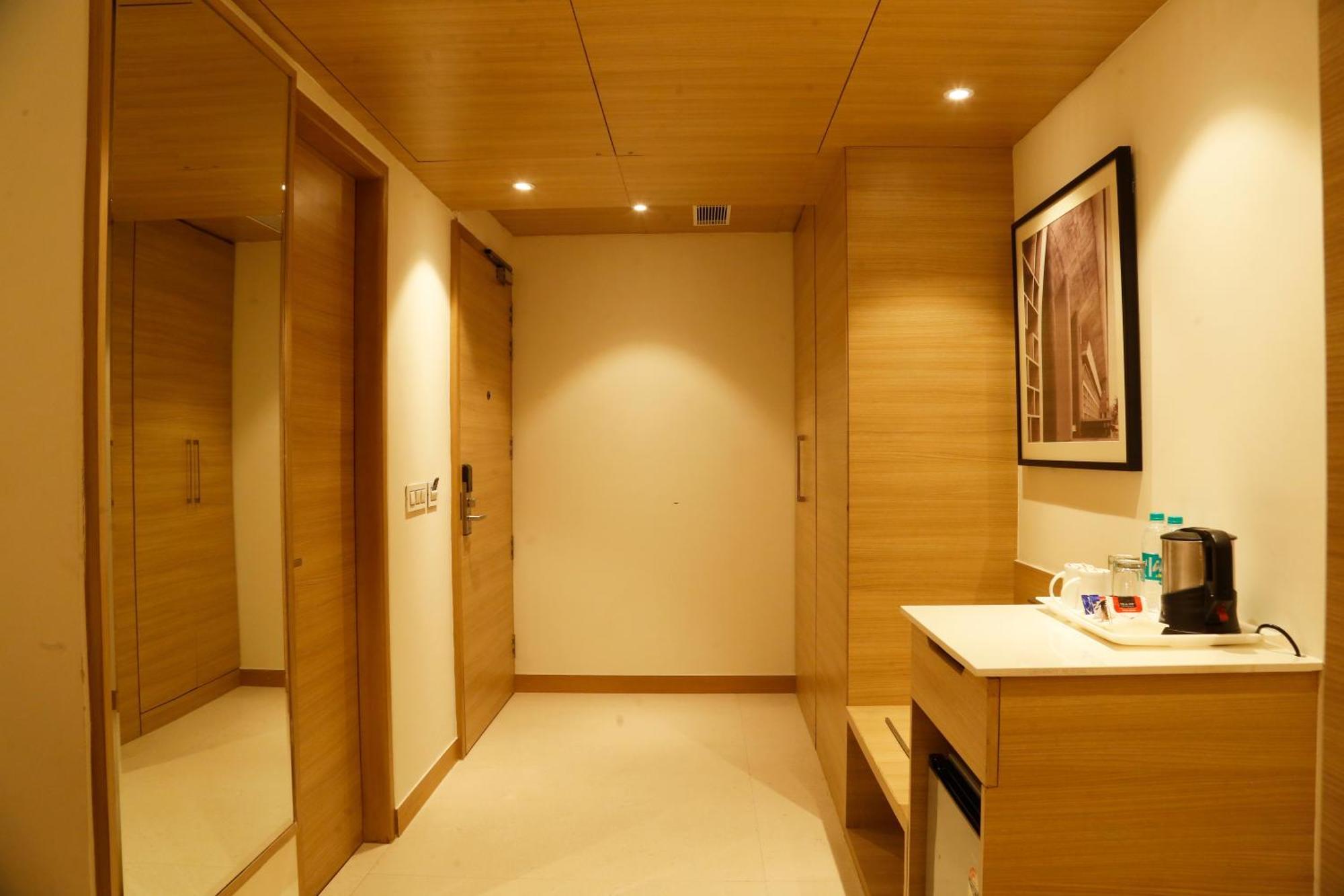 Tulip Inn Zirakpur Extérieur photo