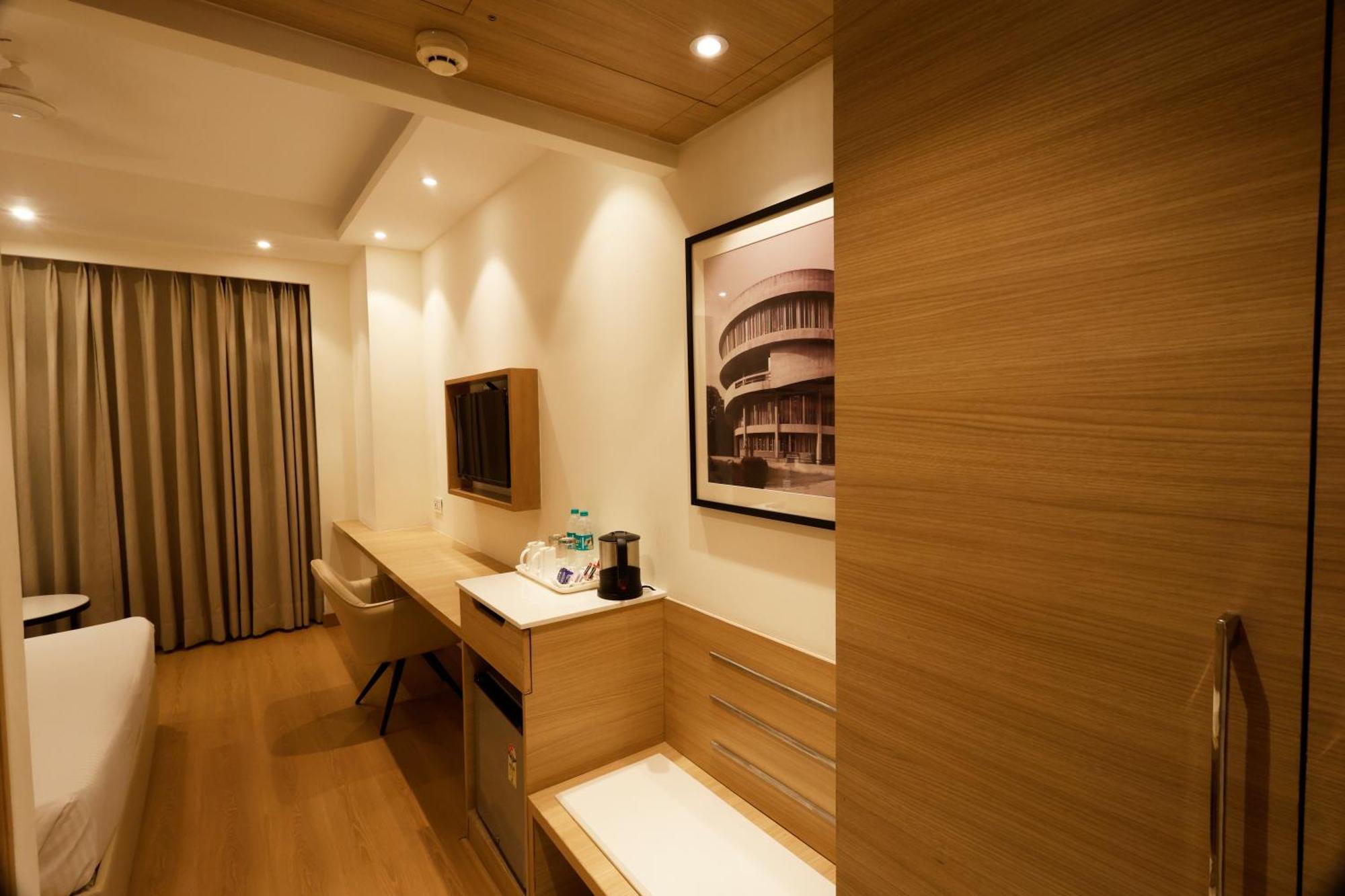 Tulip Inn Zirakpur Extérieur photo
