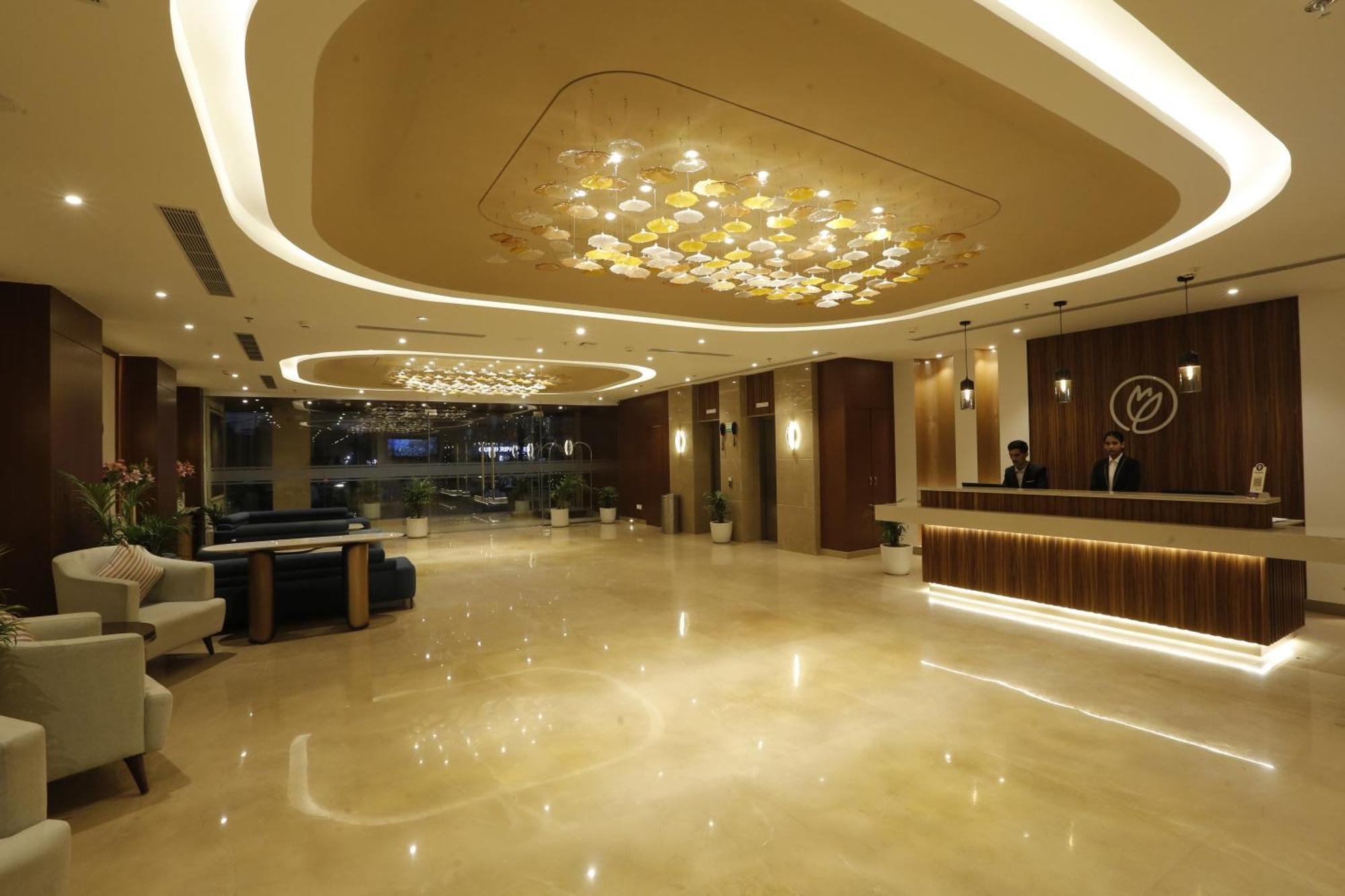 Tulip Inn Zirakpur Extérieur photo