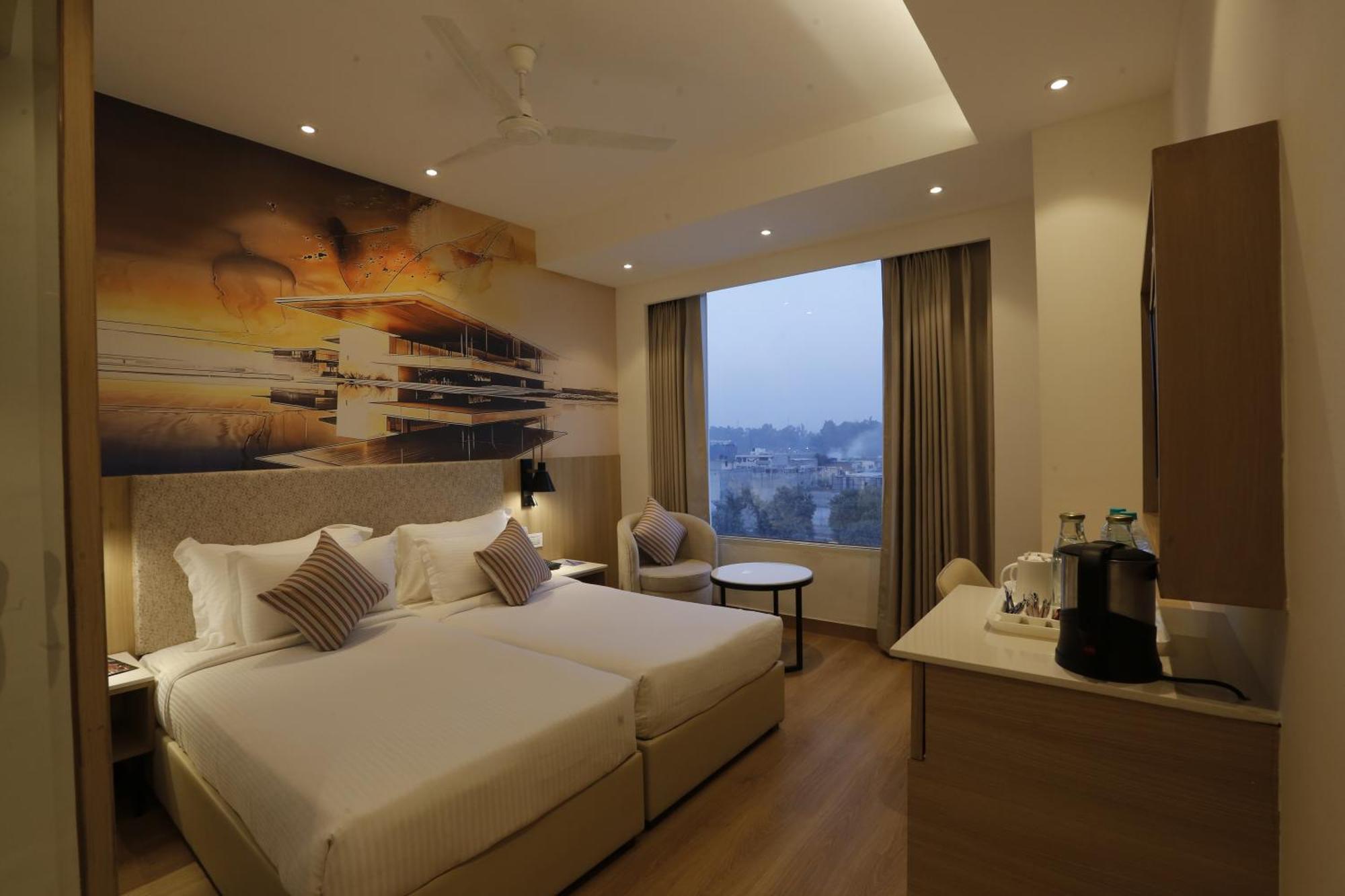 Tulip Inn Zirakpur Extérieur photo