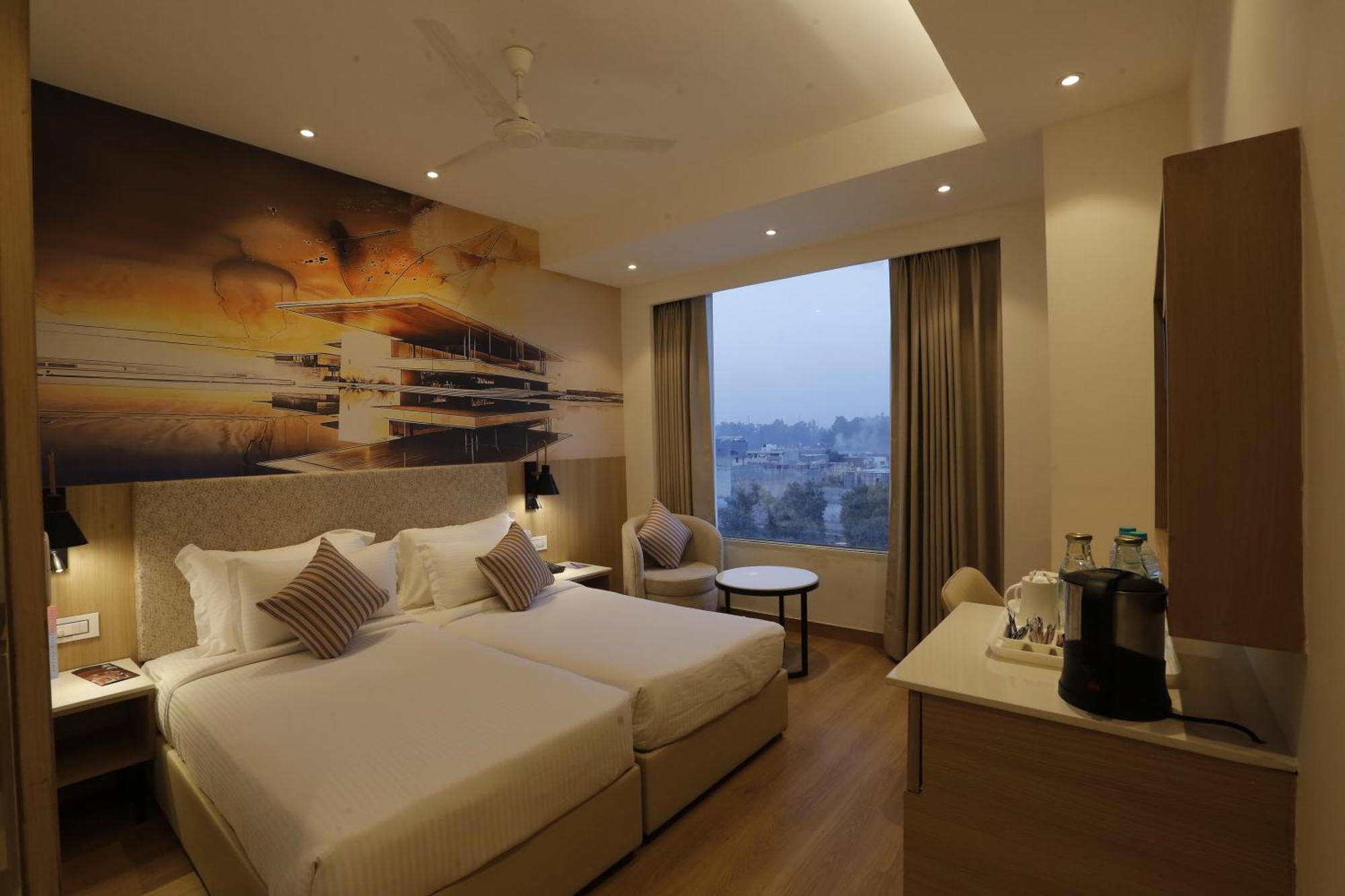 Tulip Inn Zirakpur Extérieur photo