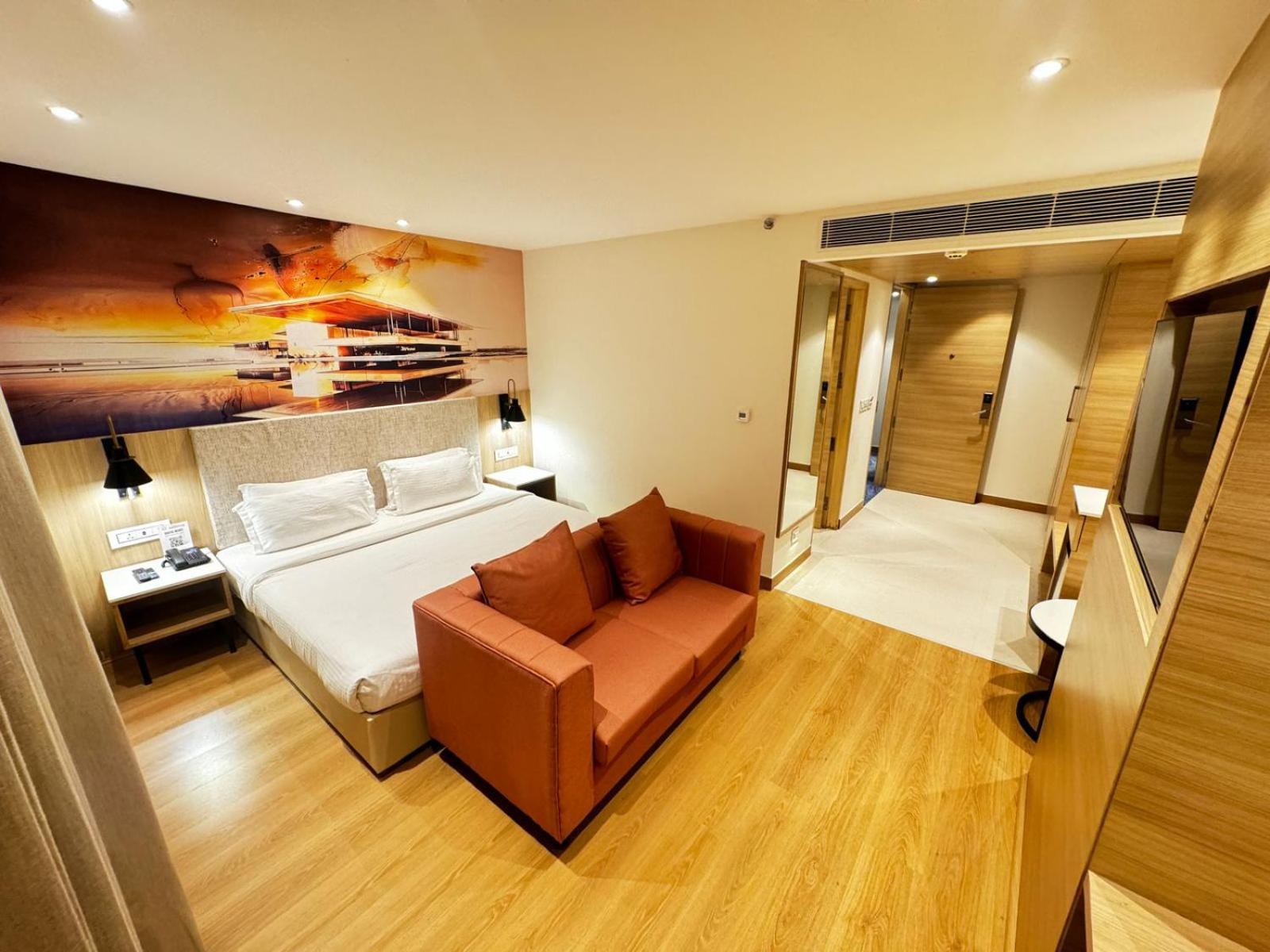 Tulip Inn Zirakpur Extérieur photo