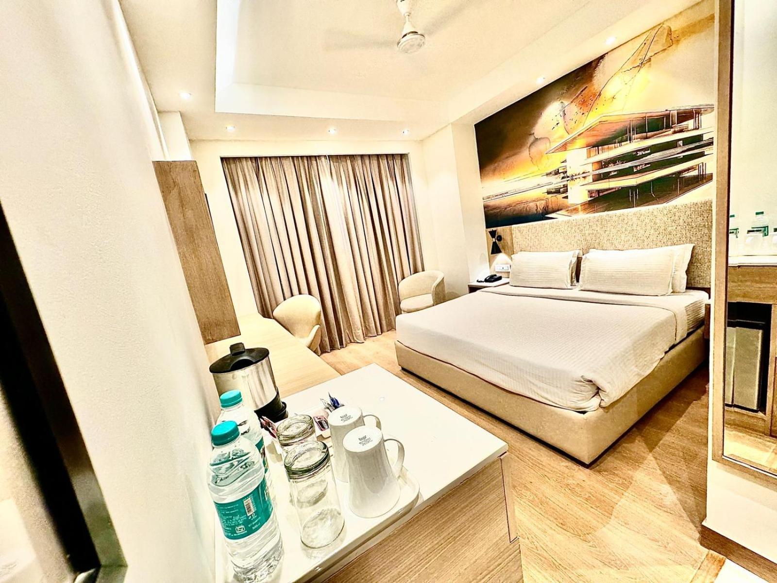 Tulip Inn Zirakpur Extérieur photo