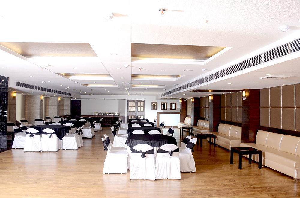 Tulip Inn Zirakpur Extérieur photo