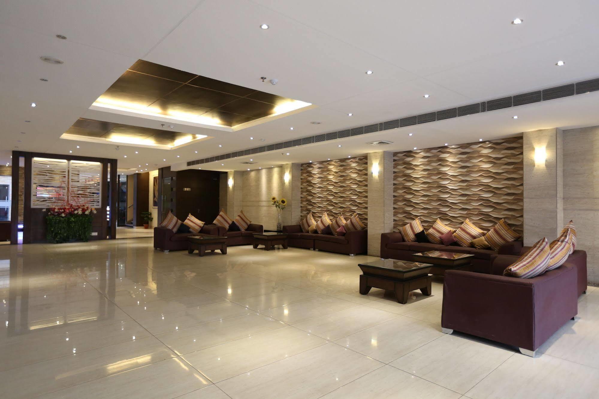 Tulip Inn Zirakpur Extérieur photo